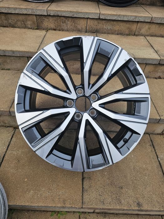 Felga 19cali 5x108 7.5j et50.5 oryginal Volvo