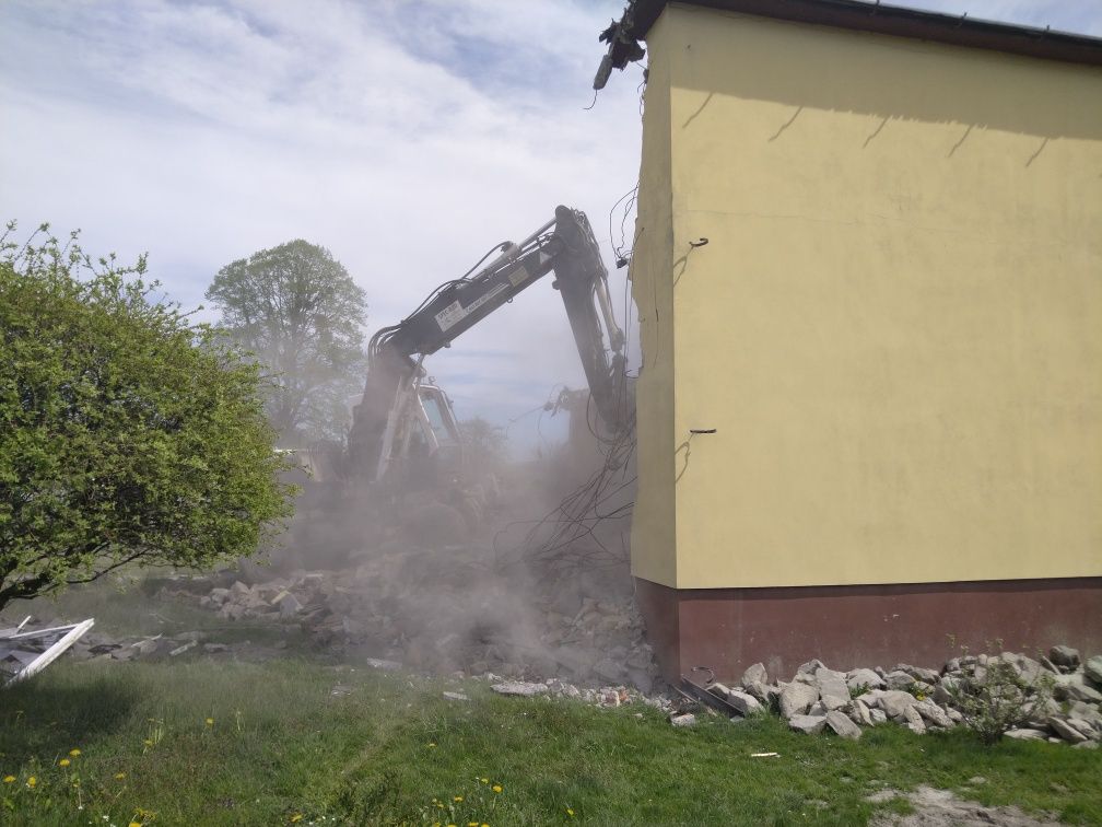 Rozbiórki wyburzenia stodoła dom wykop usługi koparkom
