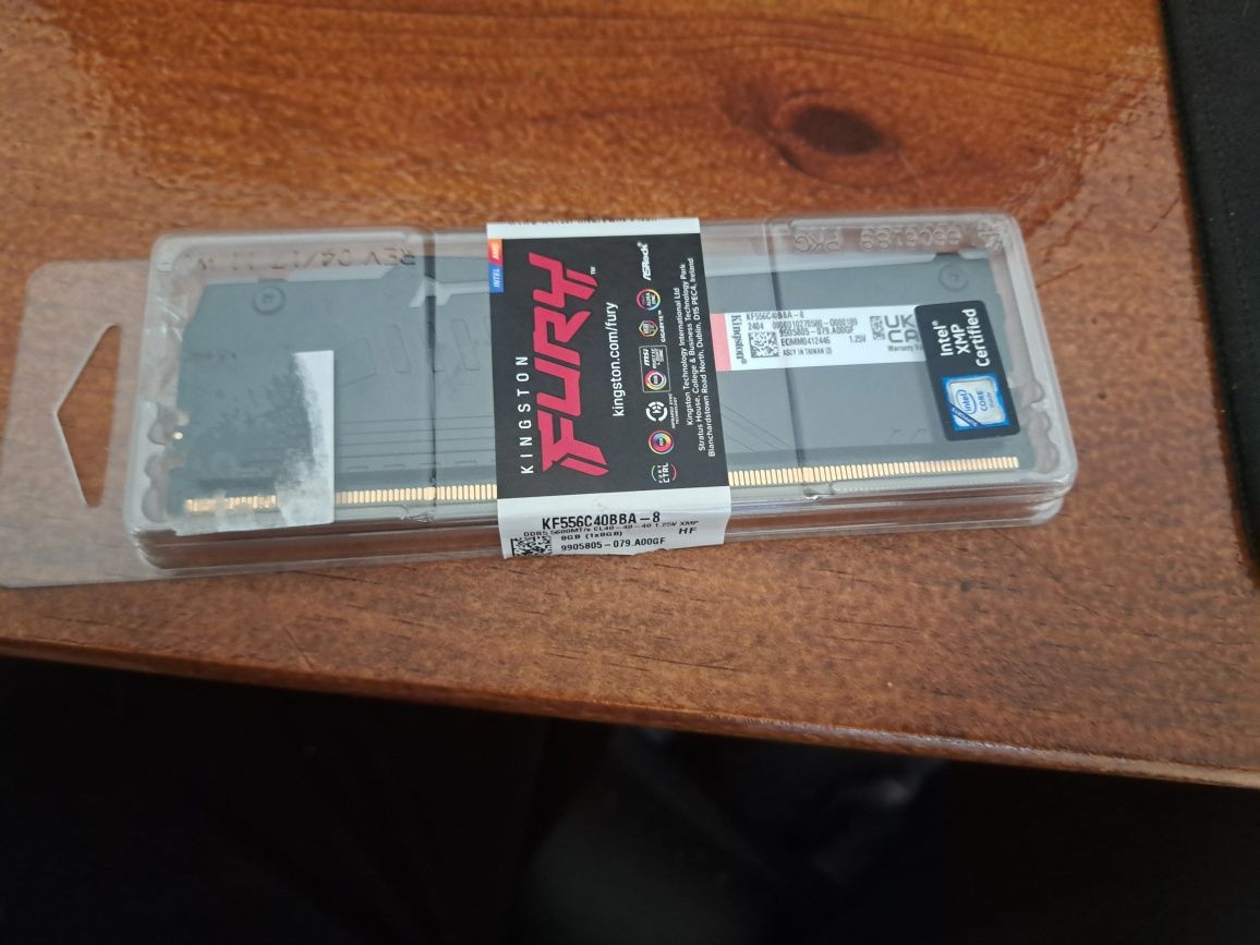 Memória RAM Kingston Fury Beast RGB 8GB DDR5 5600MHz CL40 Preto