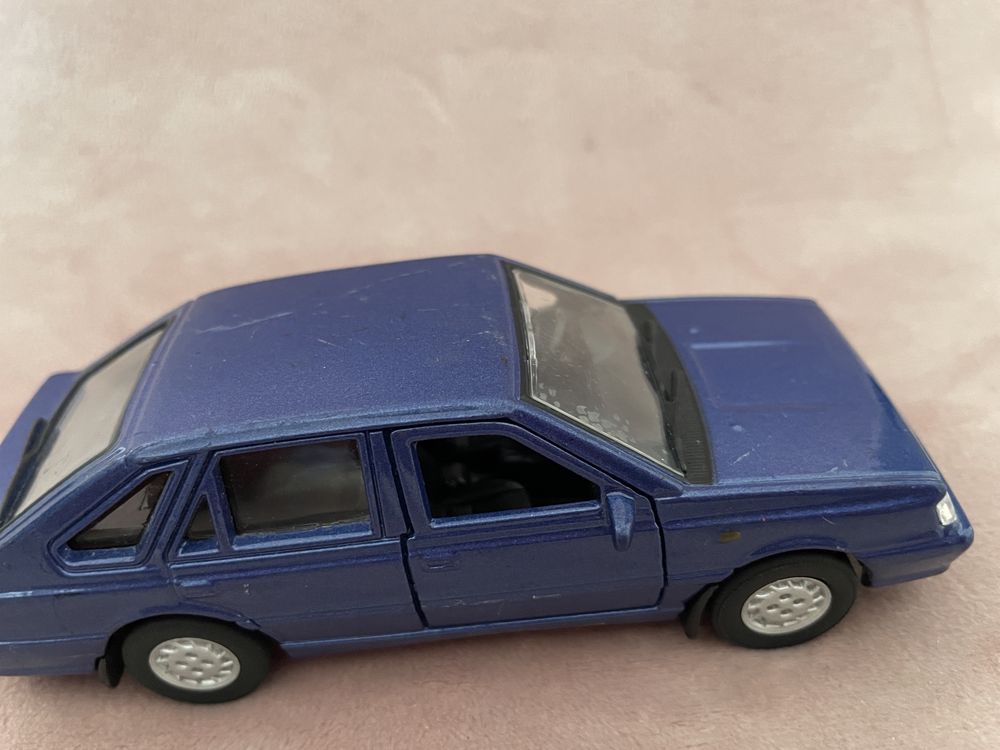 Polonez Caro plus welly 1/37