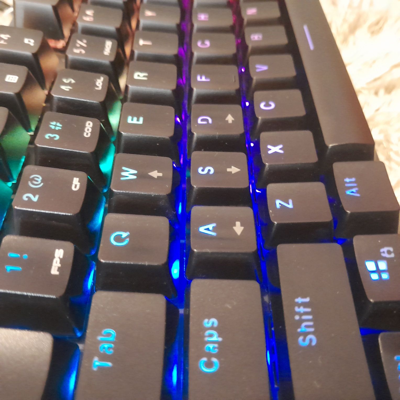 Klawiatura Genesis Thor 300tkl RGB Outemu red