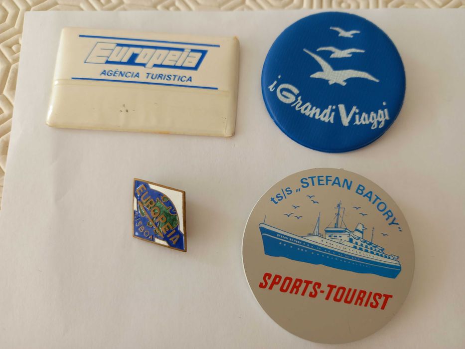 Pins de peregrinações religiosas e viagens antigos