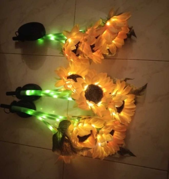 Декор соняшники на сонячній батареї.