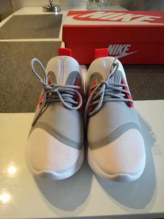Nowe Buty Nike Lunarcharge
