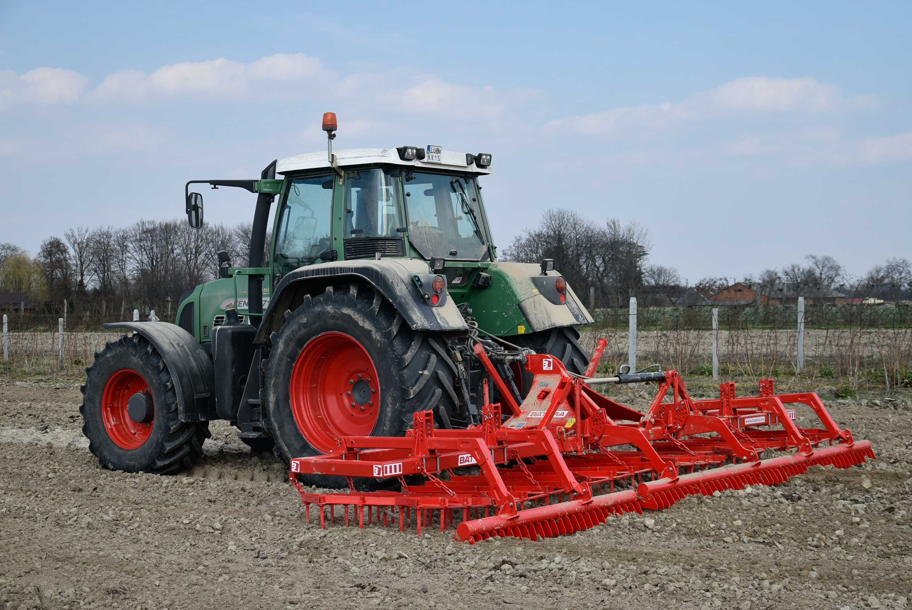 Brona polowa ciężka hydraulicznie składana BATYRA