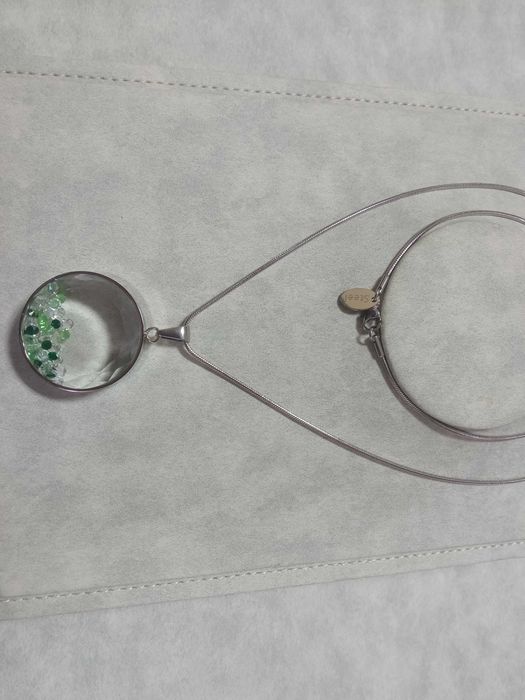 Srebrny naszyjnik ze szkłem i kamyczkami Szklana zawieszka 80 85 cm