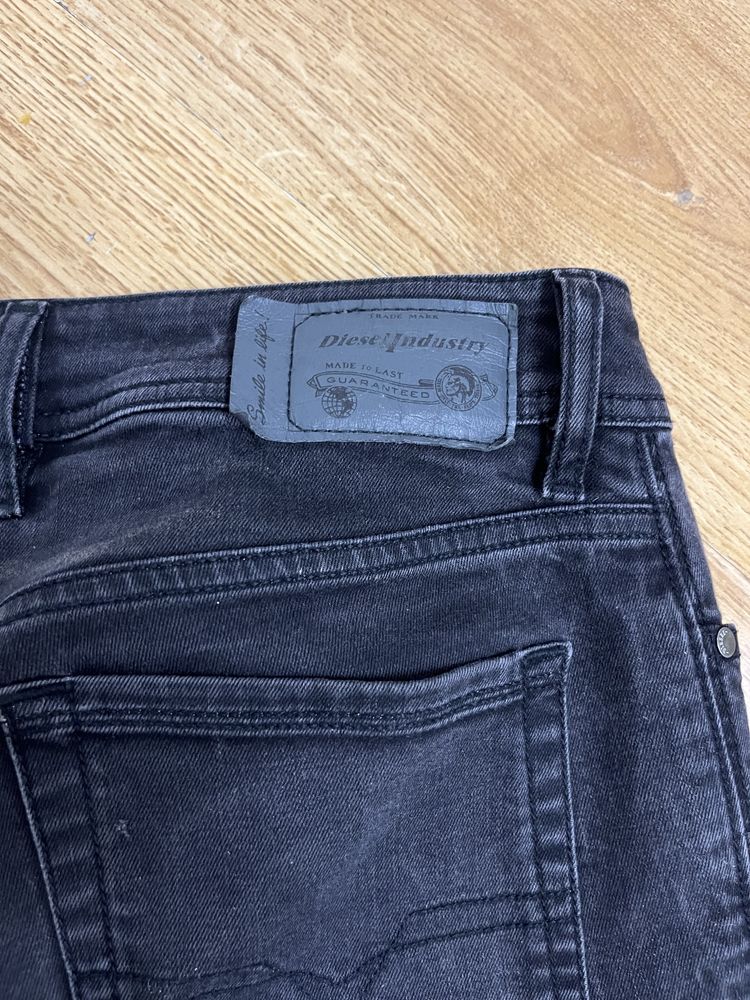 Calça jeans diesel