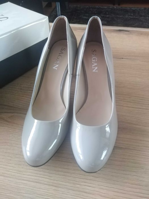 NOWE szpilki marki Sagan, skóra naturalna lakier, r 38