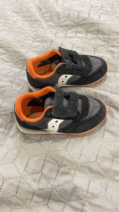 Дитячі кросівки