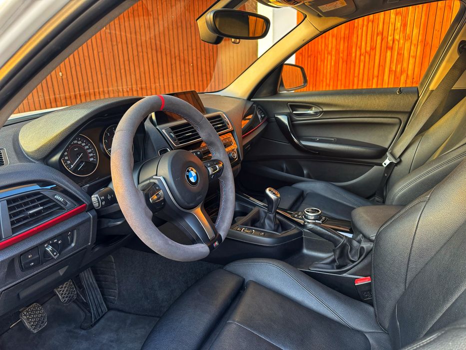 BMW 116d Sport Line - Desde 245€ Mês