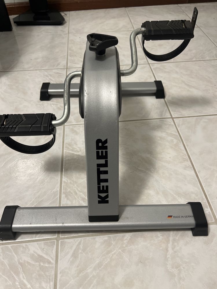 Maquina para exercitar pernas