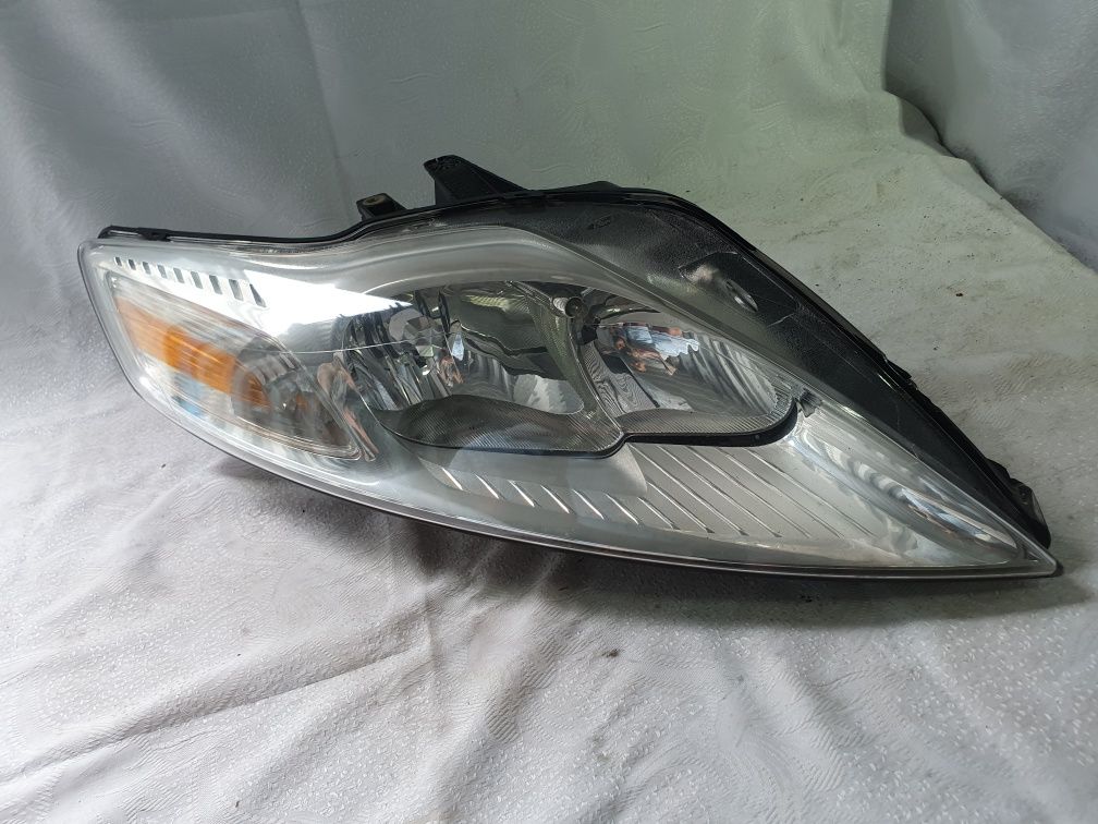 Lampa prawa przednia Ford Mondeo mk4 IV Europa reflektor przód