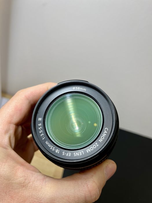 Lustrzanka Canon Eos 1200D + obiektyw 18-55 mm idealny