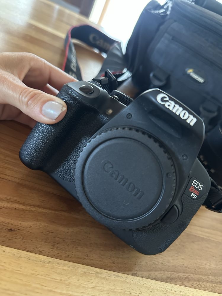 Camera Canon EOS Rebel T5i