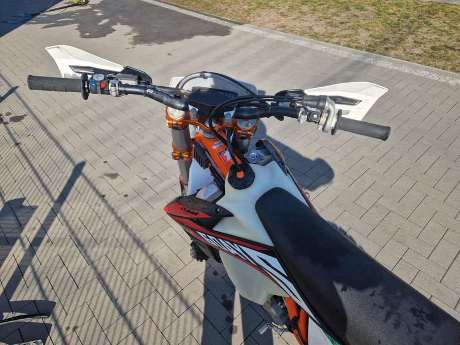 KTM Enduro 250.
