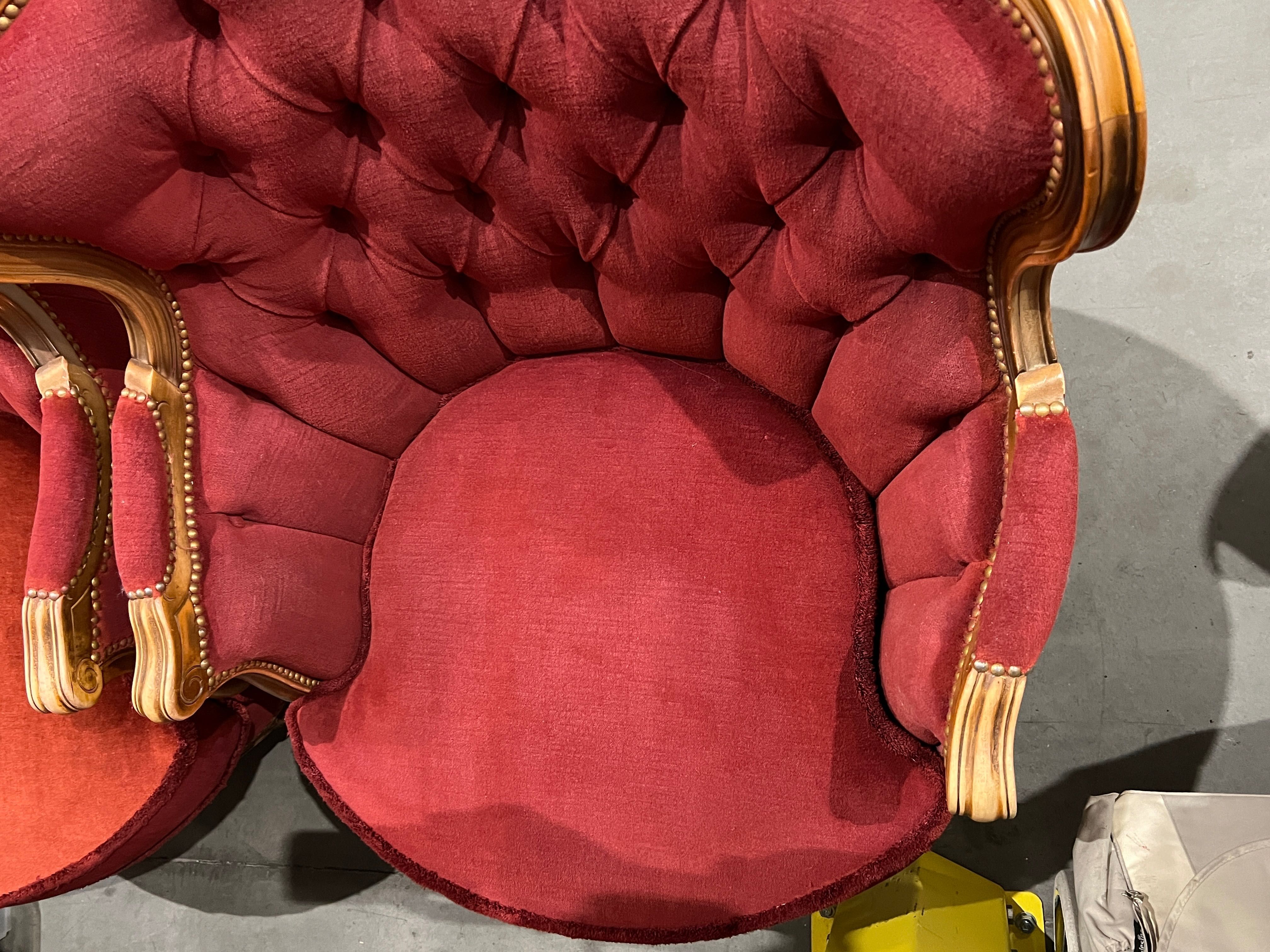 Zestaw wypoczynkowy w stylu Ludwika XV – sofa i dwa fotele
