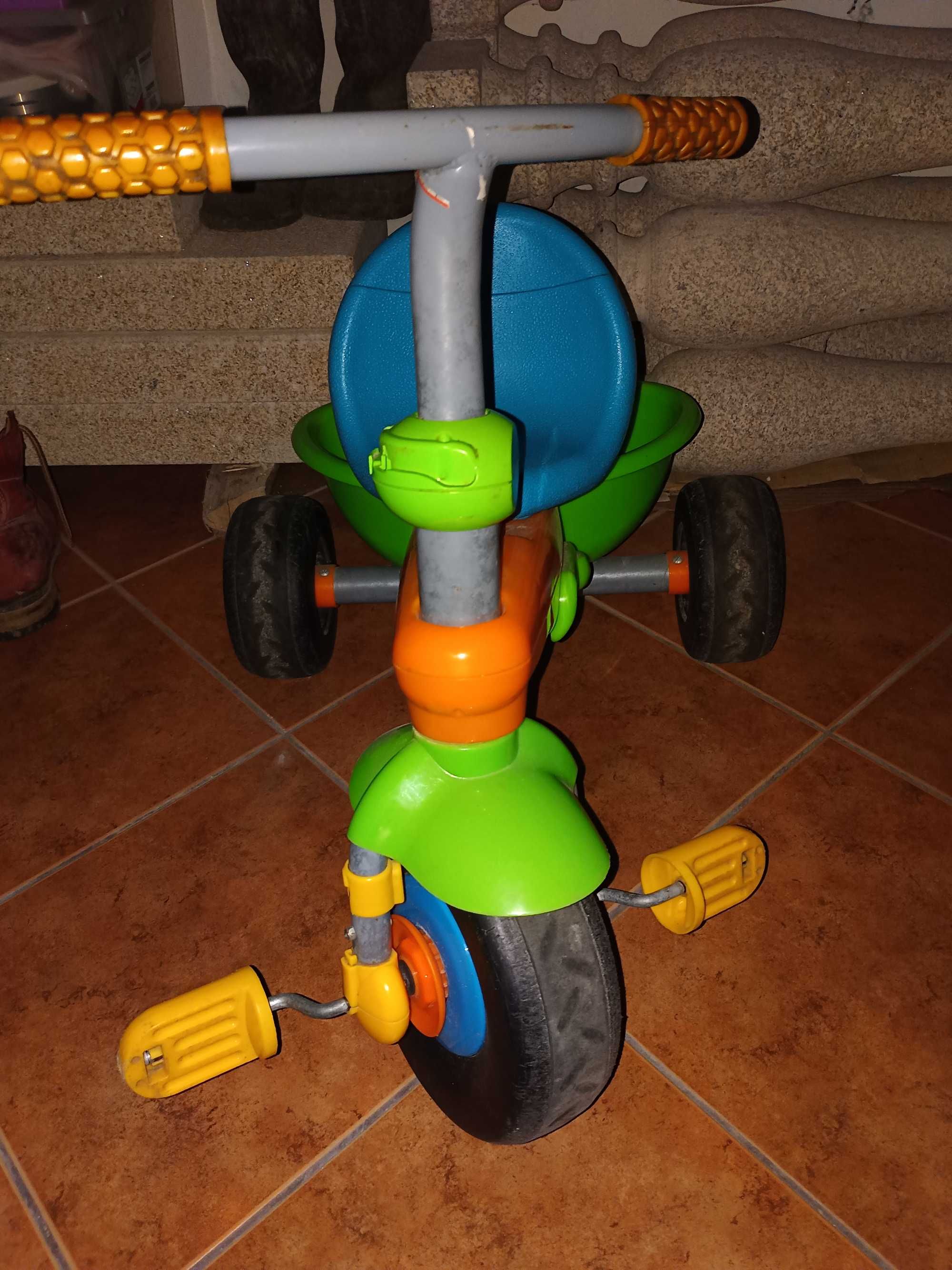 Triciclo para criança resistente