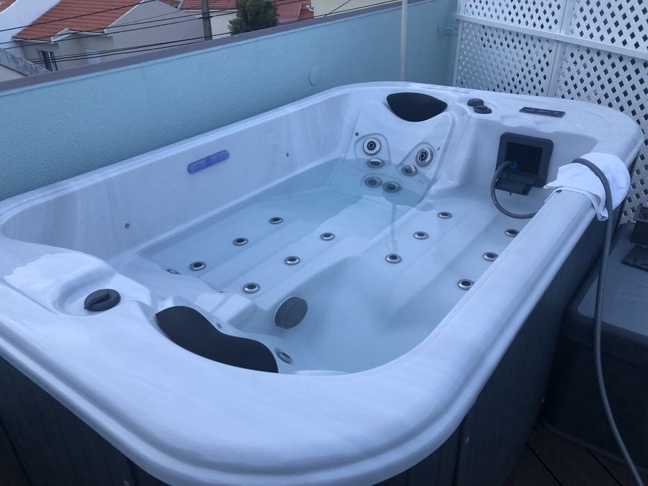 Jacuzzi 2 pessoas  4.675,00 mergulho salgado piscinas e spa s