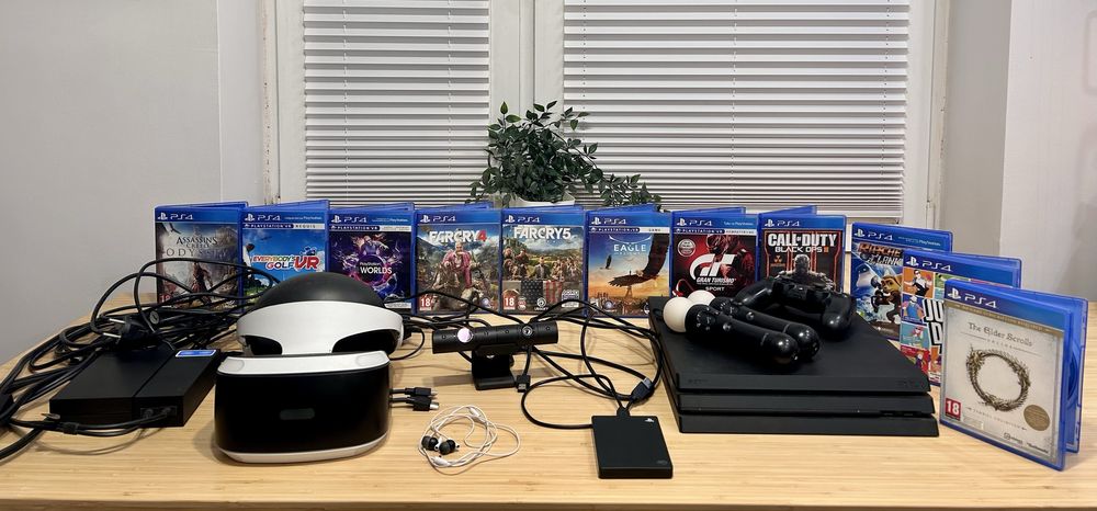 PS4 Pro + PS VR + 2x Move + Kamera + Dysk 2TB + 11 gier - Zestaw
