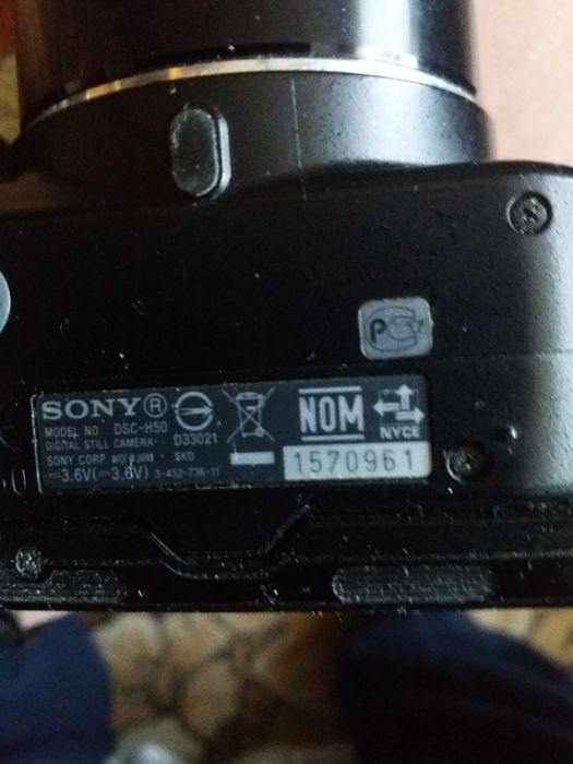 Продается фотоаппарат Sony  DSC-H50