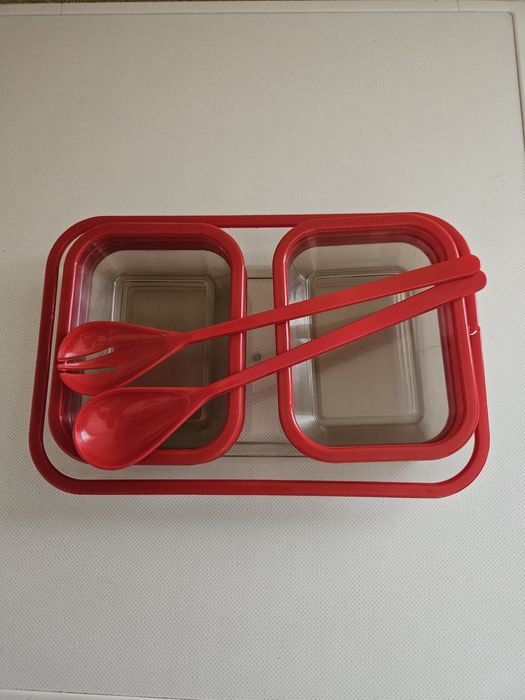 Набор пластиковой посуды