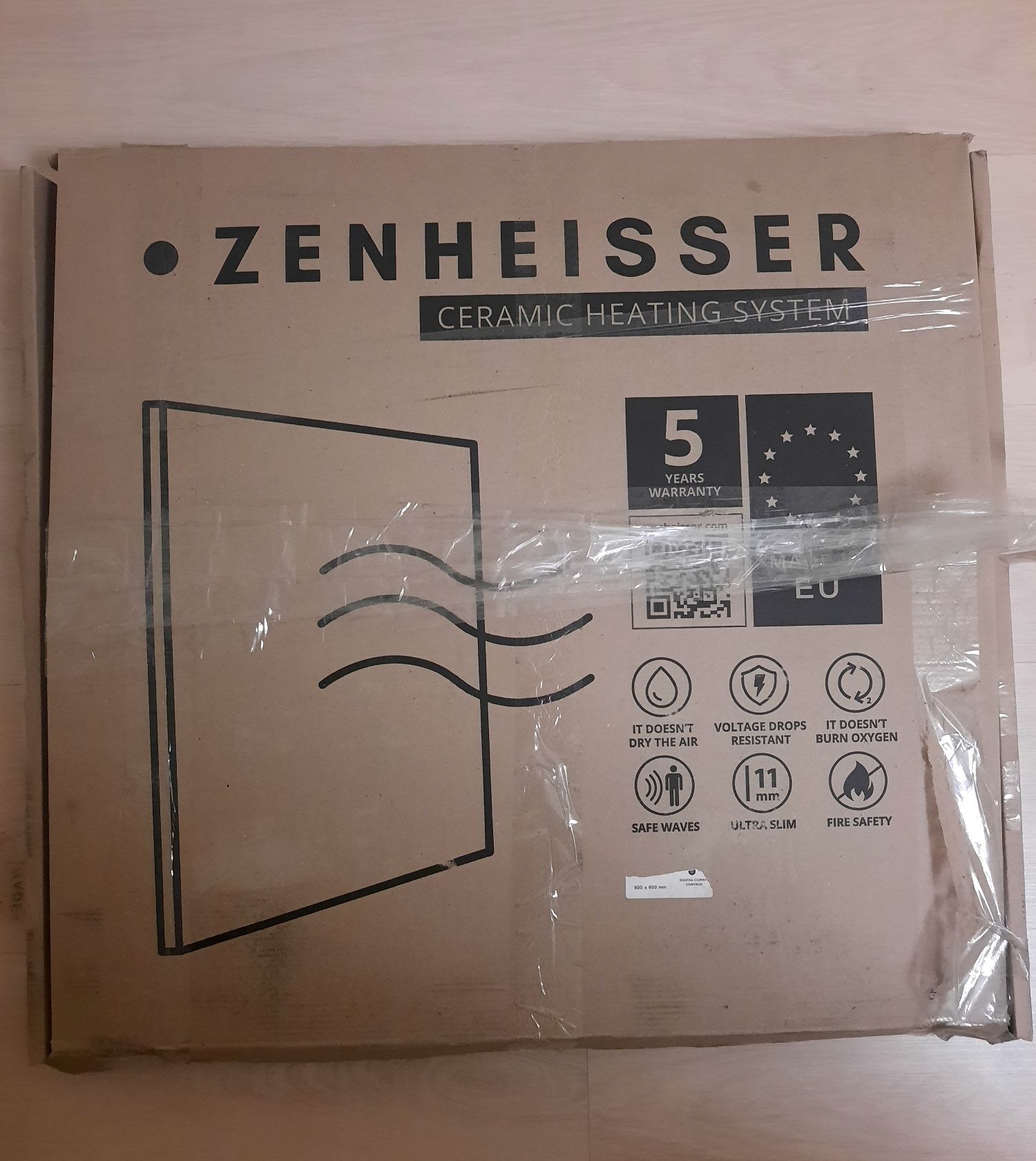 Керамічний інфрачервоний обігрівач ZENHEISSER Cube HT-650, (60х60 650