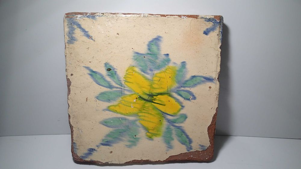 Azulejos antigo em Cerâmica de grandes dimensões