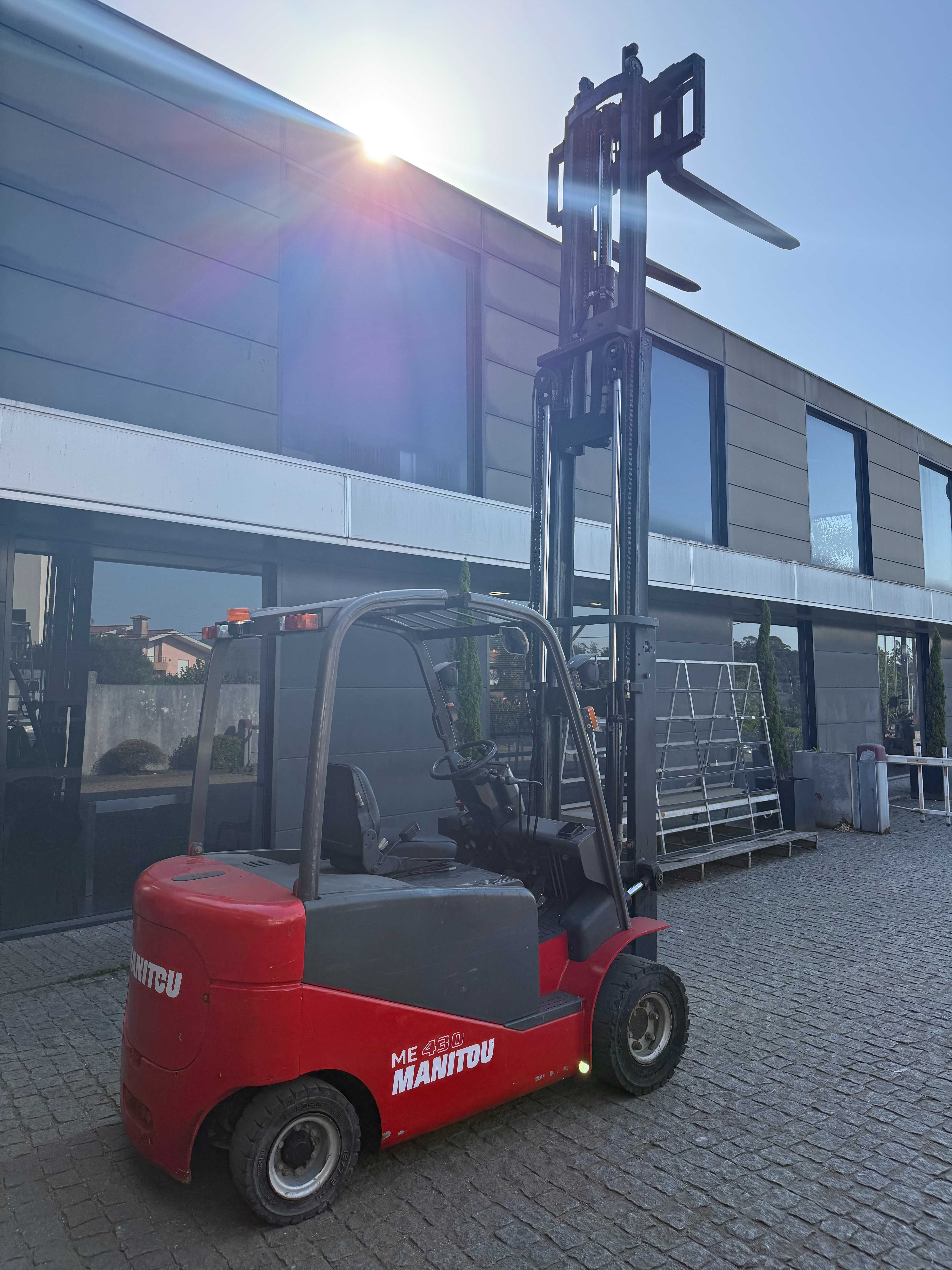 Empilhador eletrico Manitou 3T