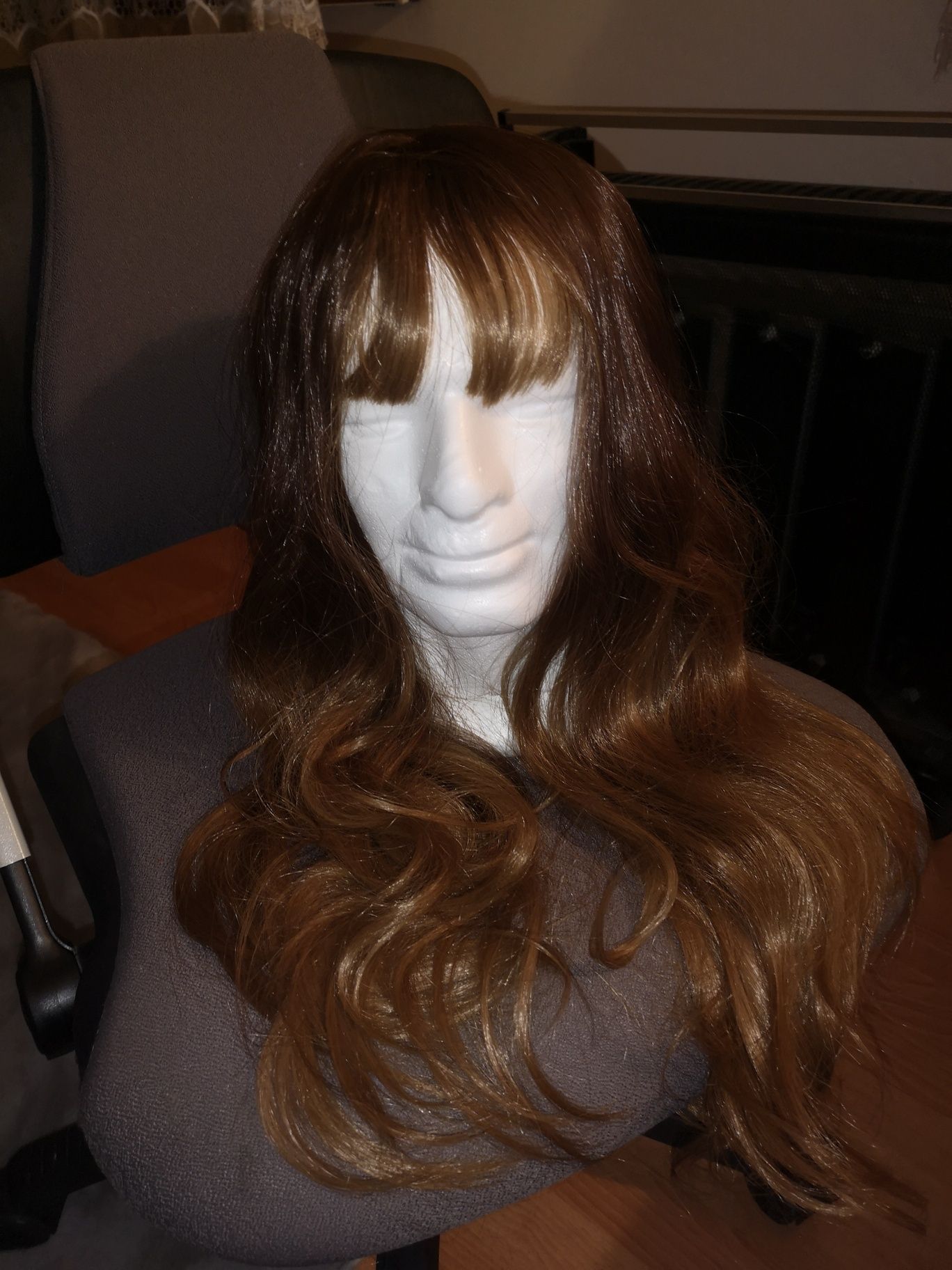 Nowa peruka długie włosy lekko rudawe Esmee