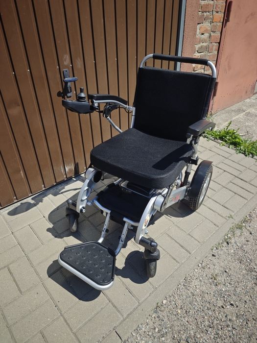 Wózek inwdalidzki elektryczny Freedomchair A08L
