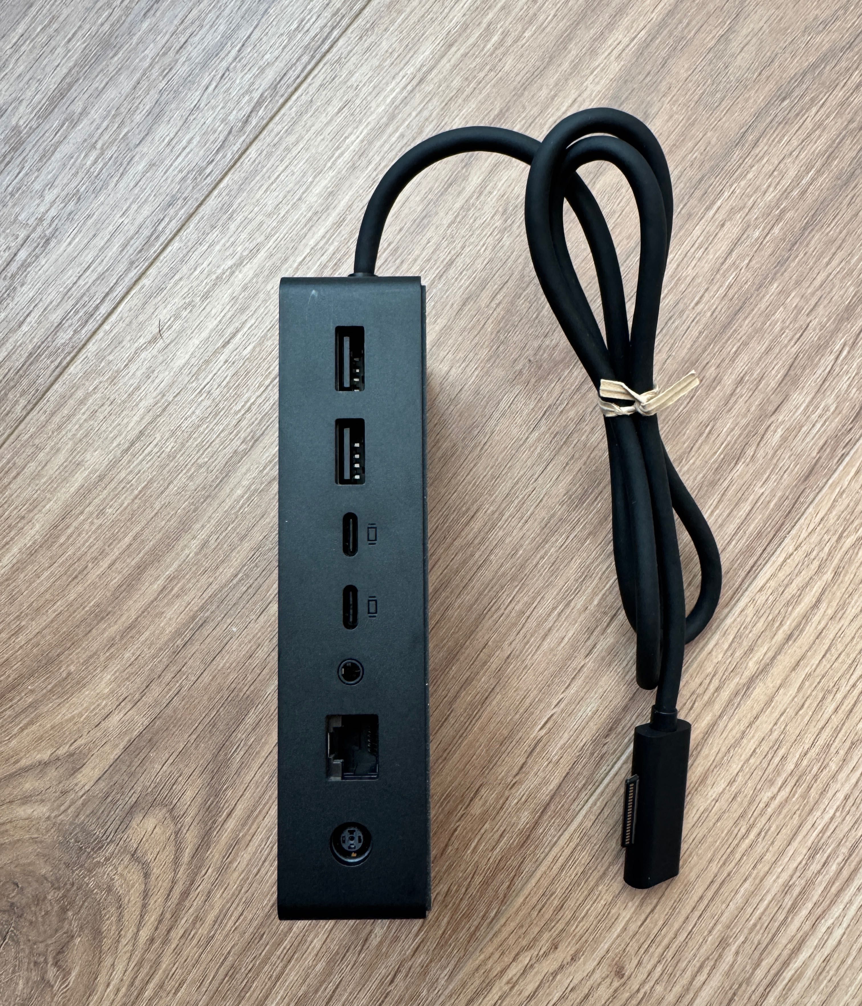 Microsoft Surface dock 2