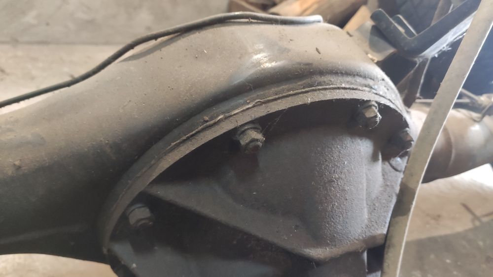 Задній міст 2011 рік на Mitsubishi l200