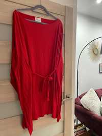 Czerwona brokatowa sukienka