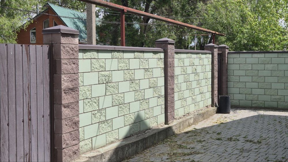 Продам будинок в центрі Підгородного, терміново