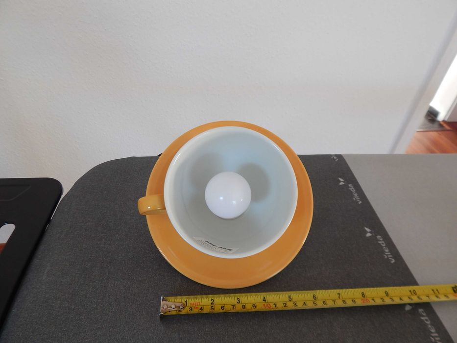 Светильник настольный, настенный.