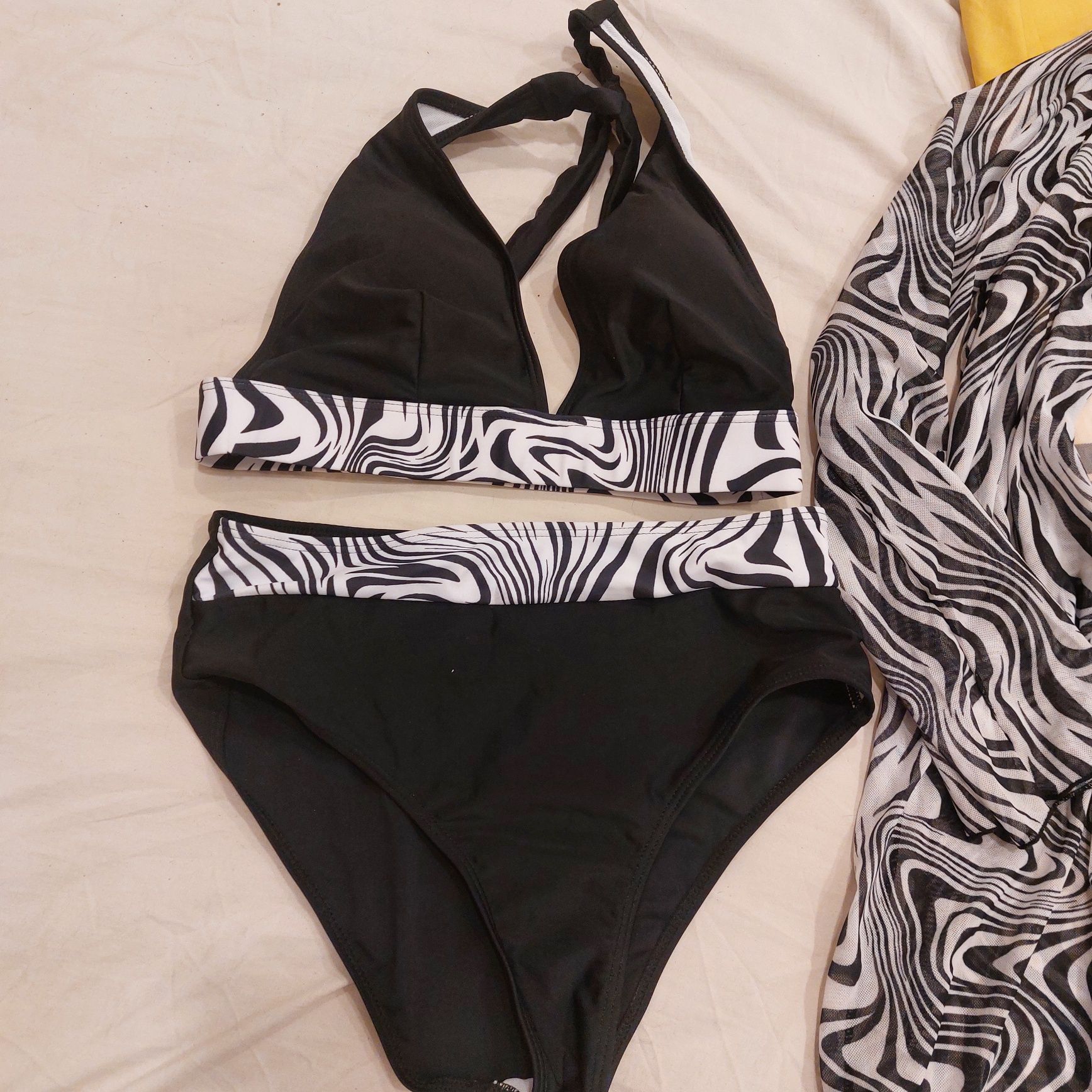 Bikini +saída de praia