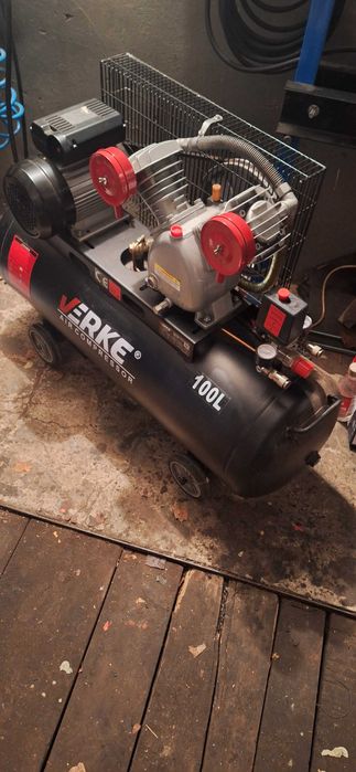 Sprężarkę 100L firmy  VERKE