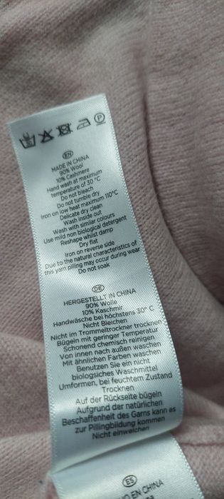 Wełniany z kaszmirem pudrowo różowy sweter półgolf Hobbs M S