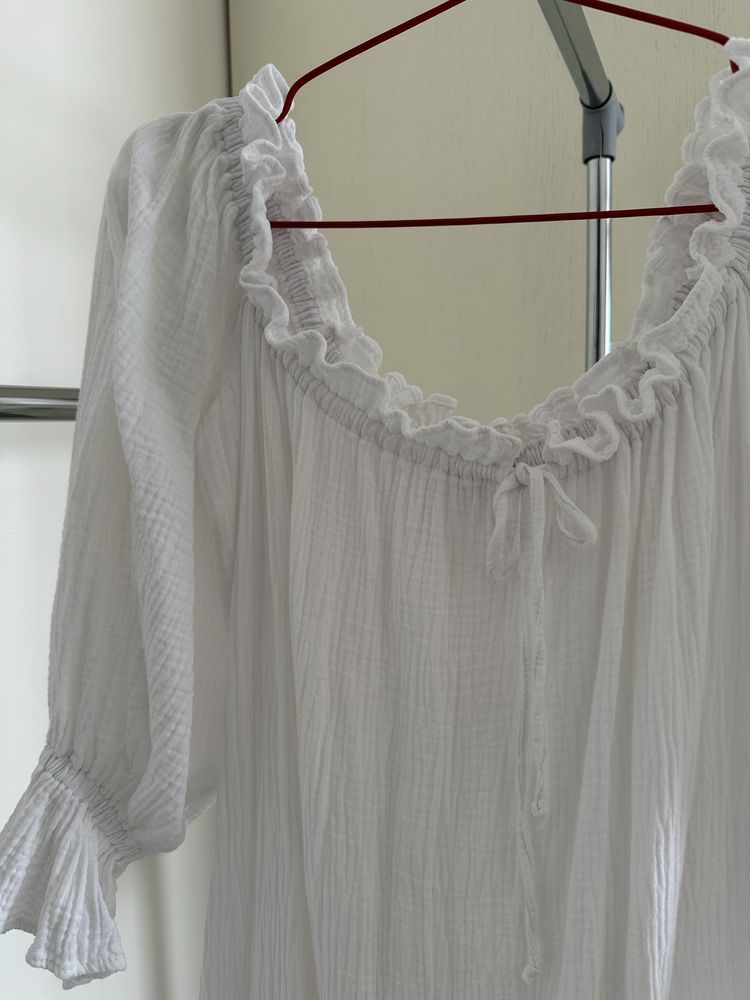 Красива сукня білого кольору, українського бренду Hill.