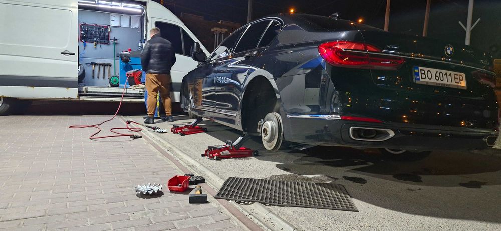 Виїзний Шиномонтаж Цілодобово. Допомога в дорозі 24/7.