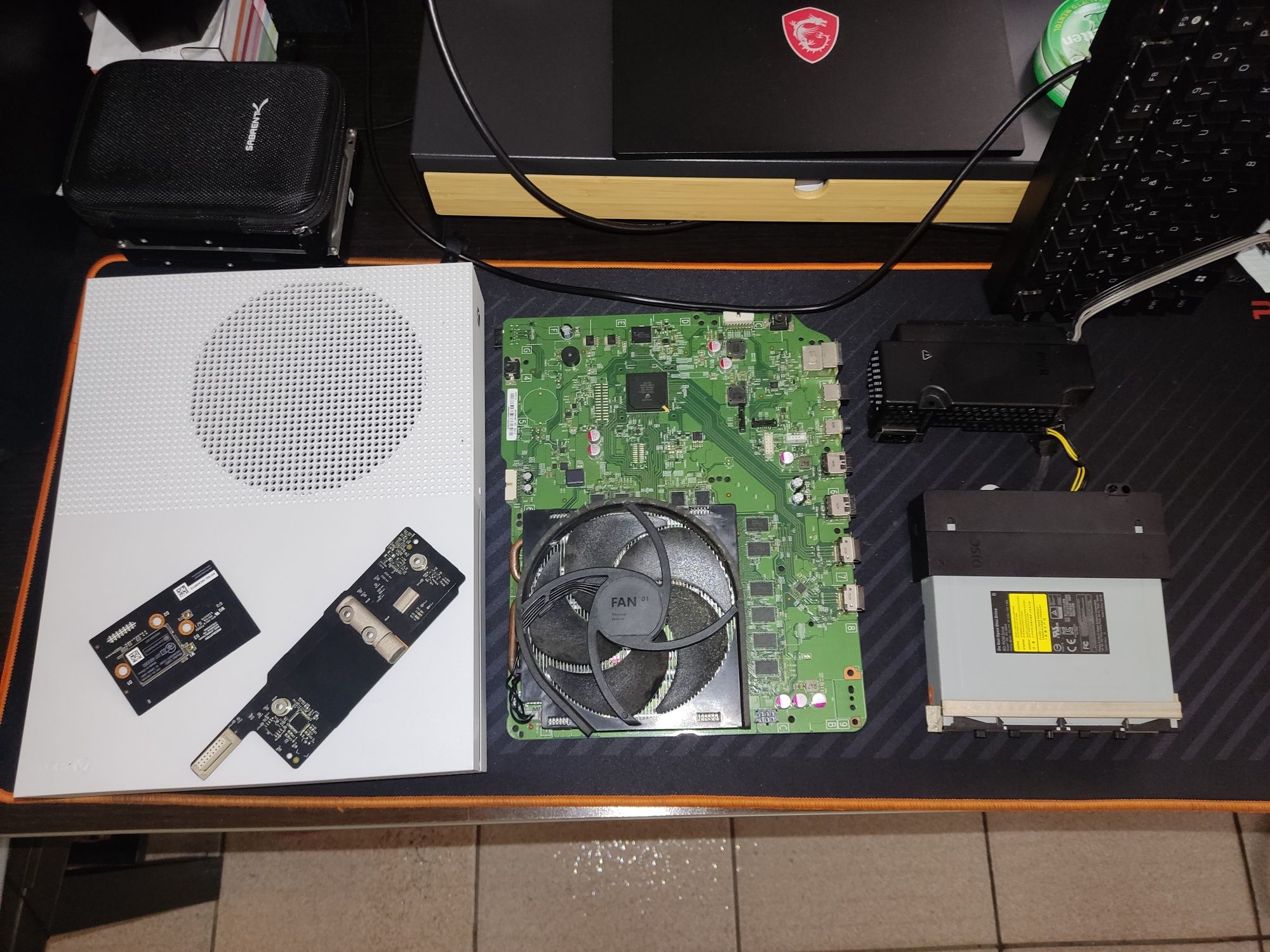 Xbox One Se para peças