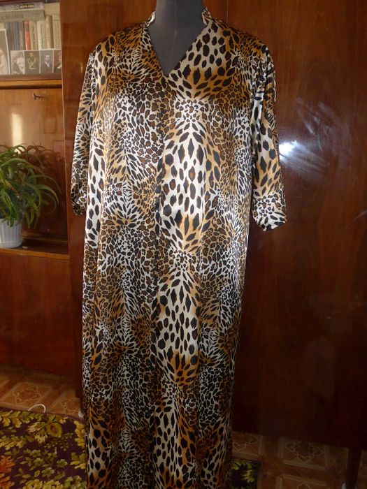 Платье  новое, недорого.