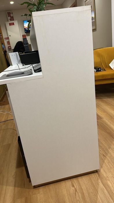 Vendo Balcão com arrumação