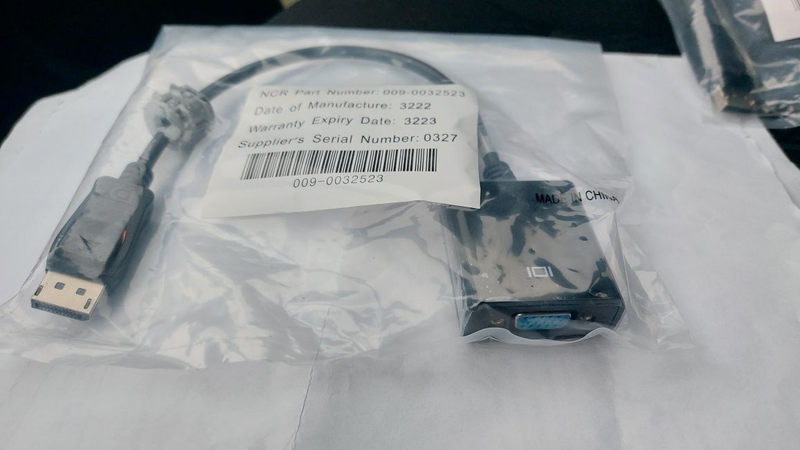 Перехідники Displayport - DVI, Displayport - VGA.