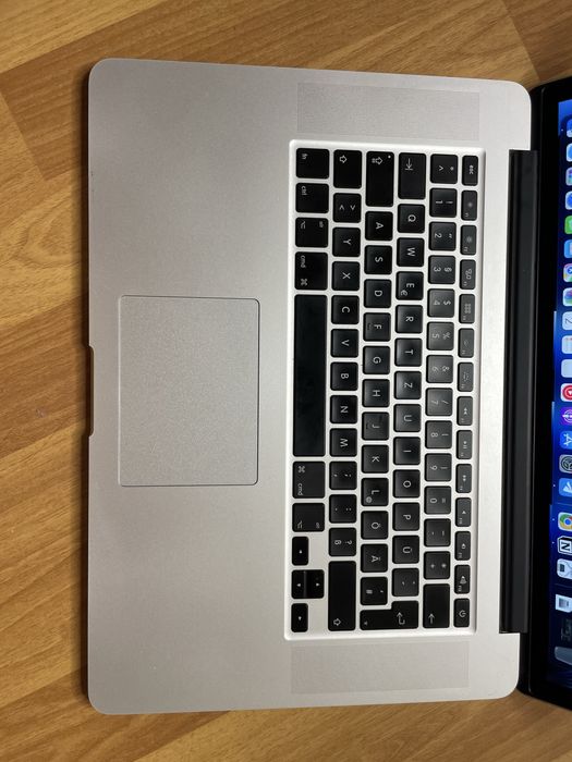Macbook Pro 15,4 Mid2014