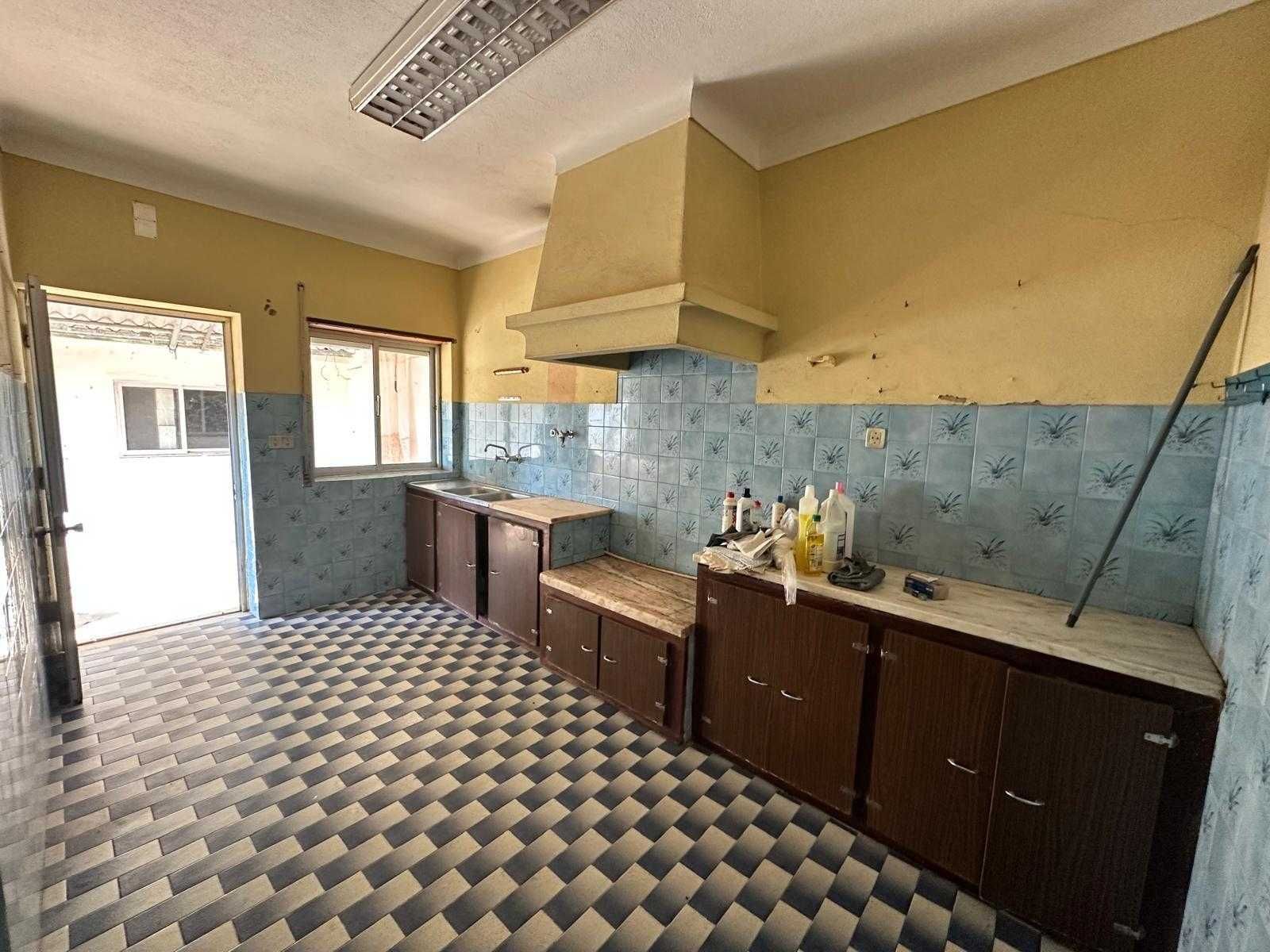 T3+3 com Sótão e Cozinha Alentejana Típica – Montalvão