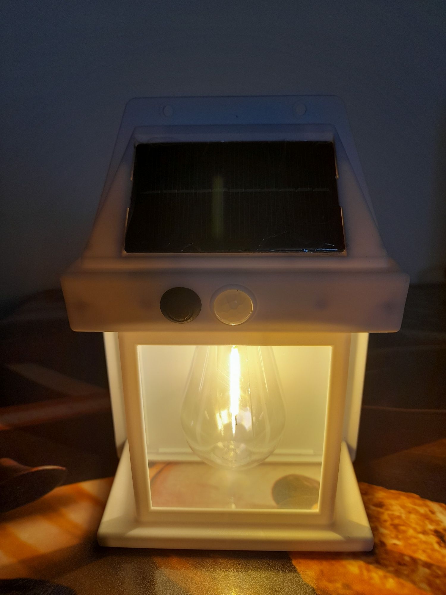 Solarna lampka na zewnątrz!
