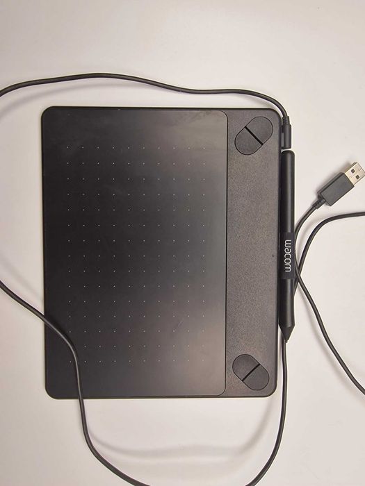 Wacom Intuos S (Small) USB – tablet graficzny + piórko, sprawny