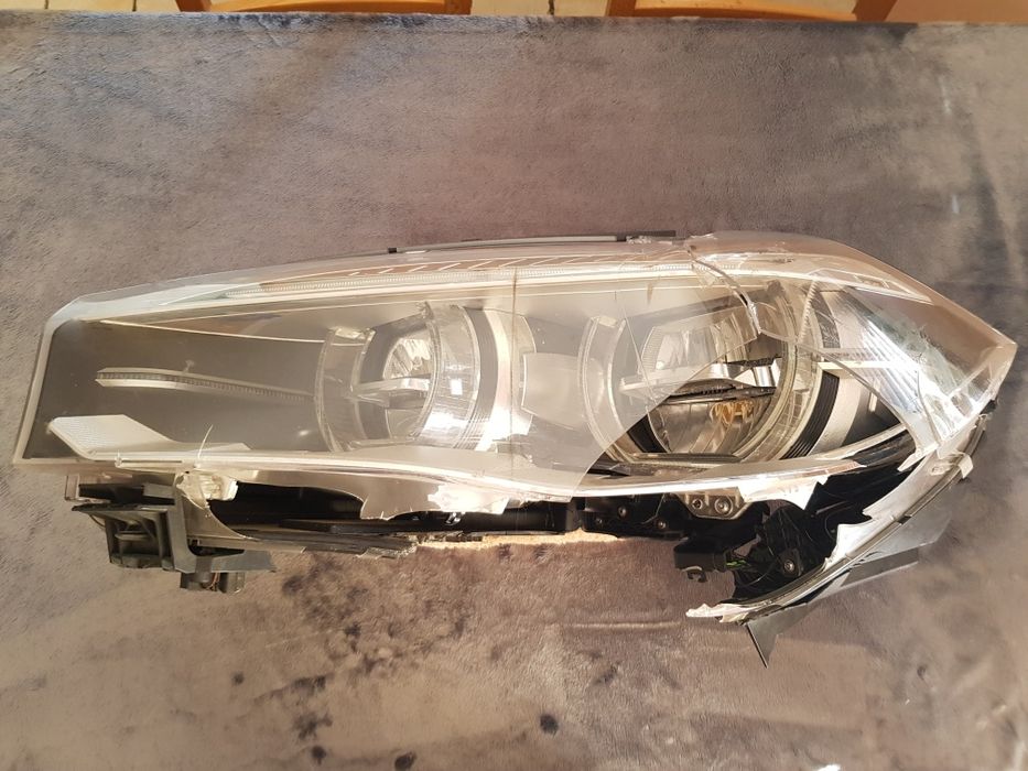 Reflektor BMW X5 F15 Full Led, lewa strona, wersja USA  - uszkodzony,