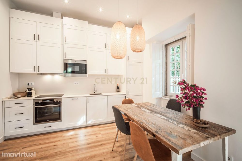 Apartamento T1 com Jardim no Monte Estoril